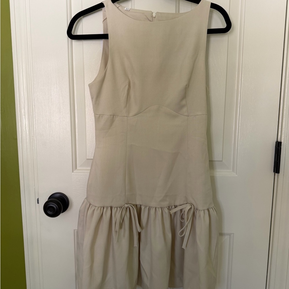 Women's Cream Sleeveless Drop-Waist Dress